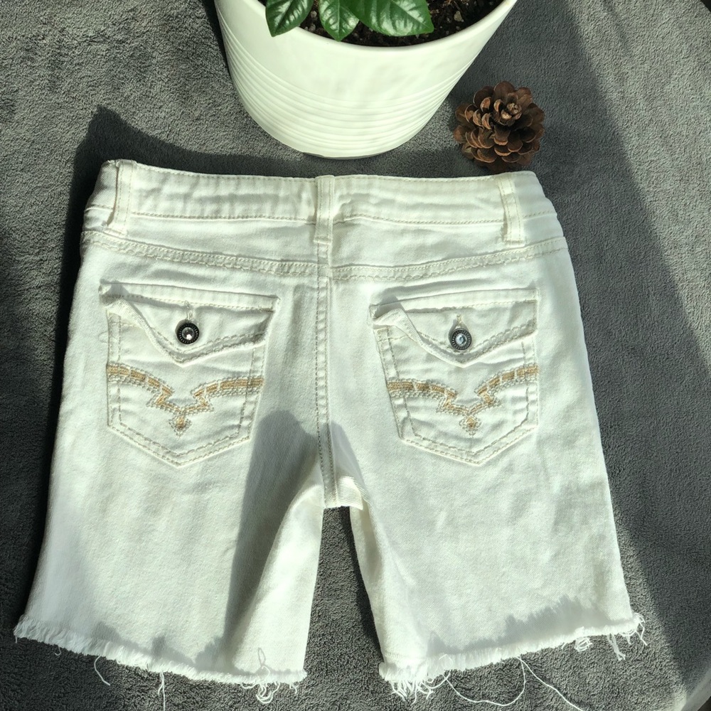 🌵4/$20 White Shorts